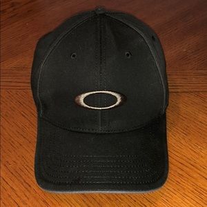 Oakley hat
